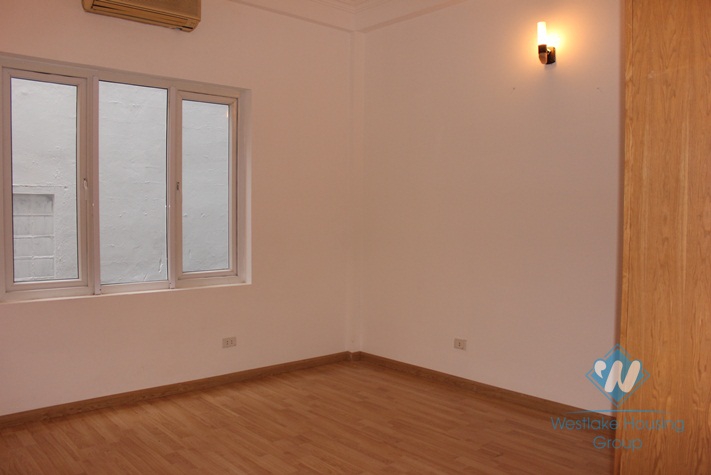 Brandnew house availble for rent in Nghi Tam village, Tay Ho, Hanoi